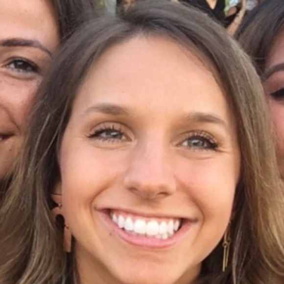 Meet your Posher, Charise - Picture 2 of 2